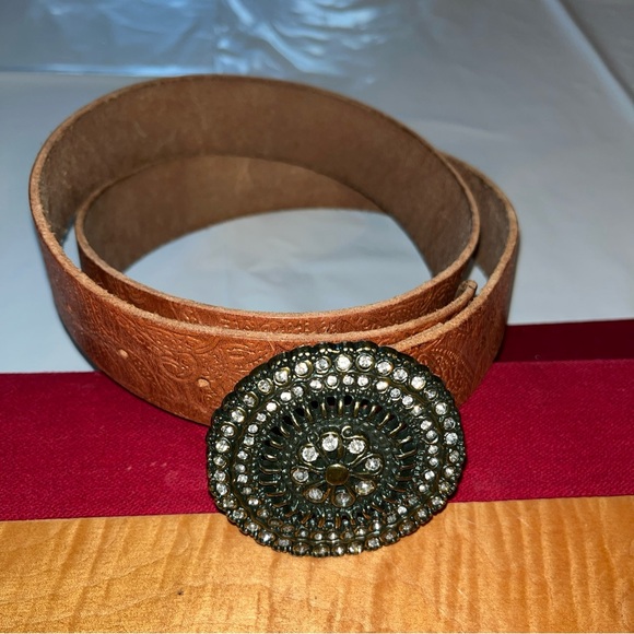 Fossil bling BELT Tan Brown FLORAL Tooled LEATHER Medallion Buckle Fits 35-39”Lg - Picture 10 of 15